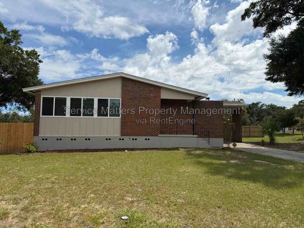 707 Woodmere Dr - Photo 2 of 21