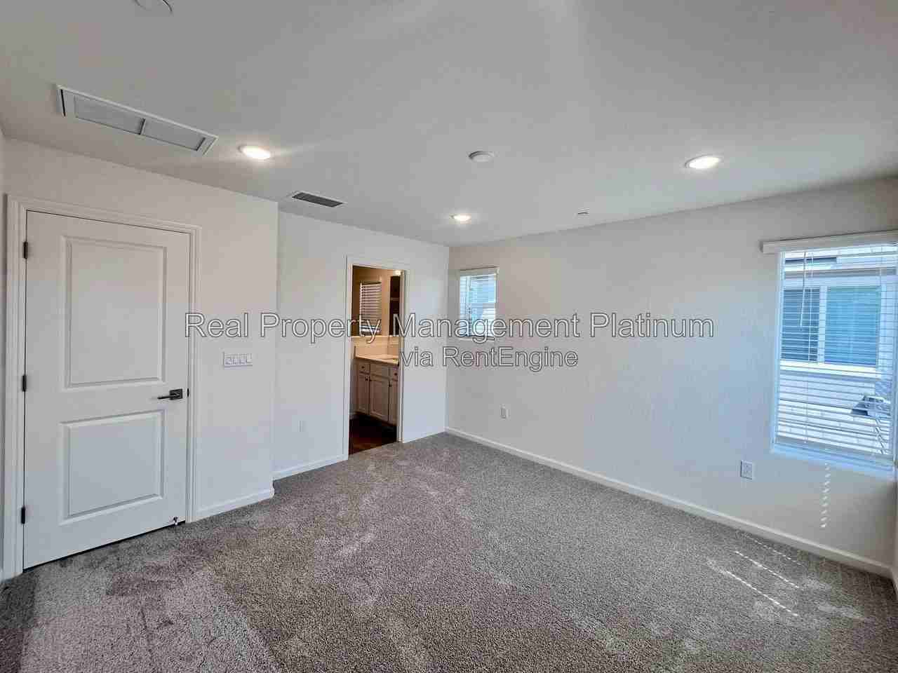 1533 Vintage Ln - Photo 5 of 22