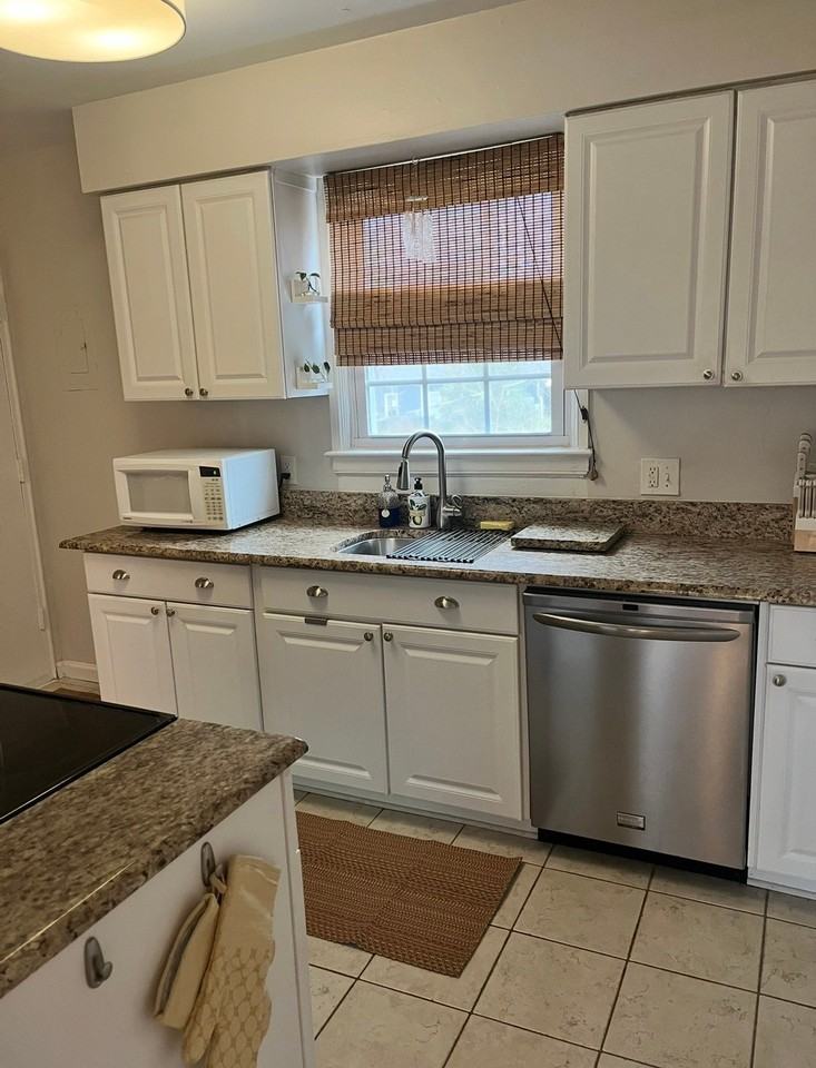 335 Wakefield Dr #D - Photo 4 of 13