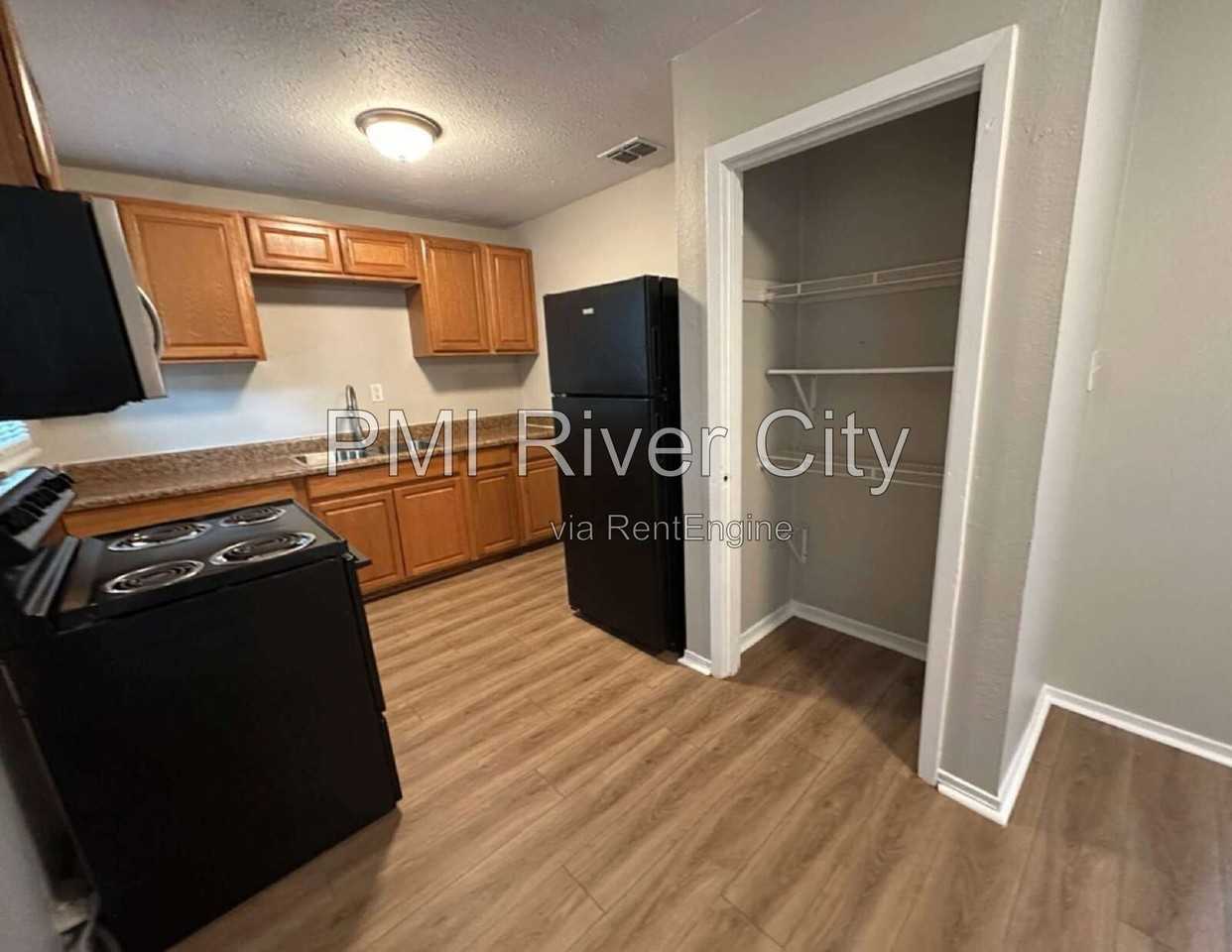 4805 Portsmouth Ave - Photo 2 of 17