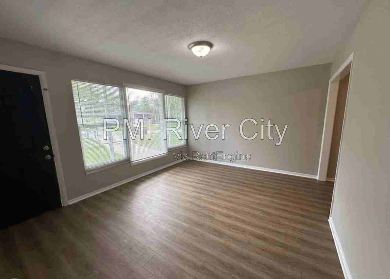 4805 Portsmouth Ave - Photo 5 of 17