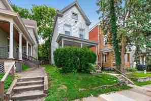featured image of 2334 Stratford Ave