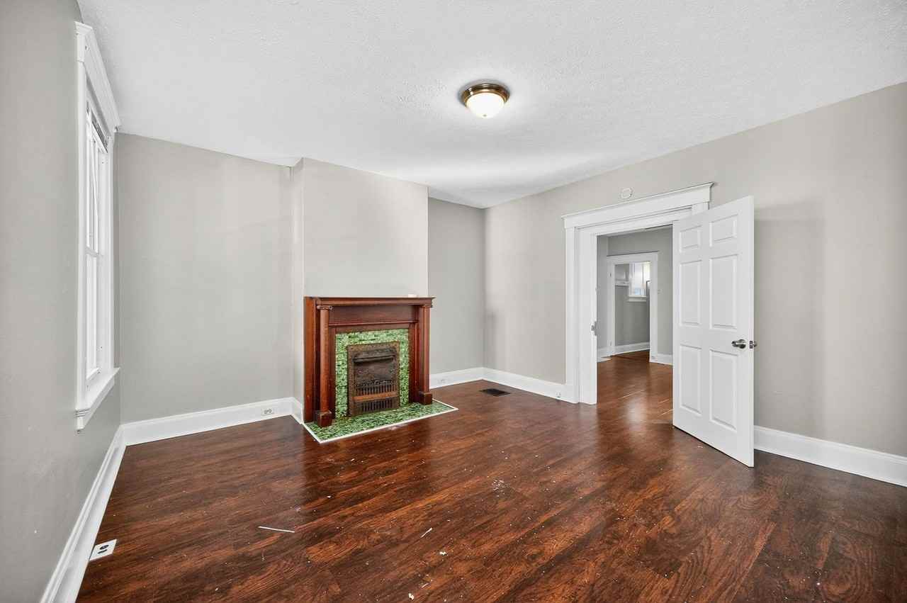 2334 Stratford Ave - Photo 3 of 31