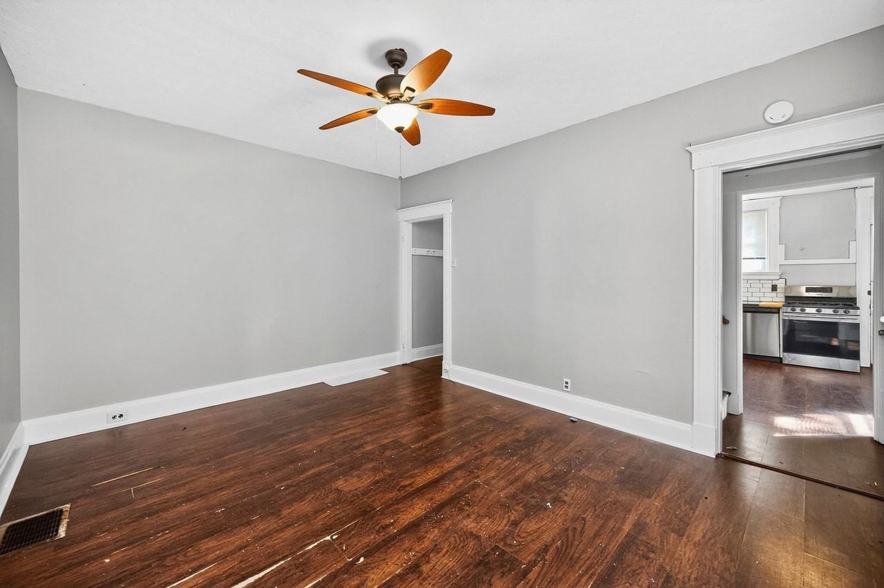 2334 Stratford Ave - Photo 6 of 31