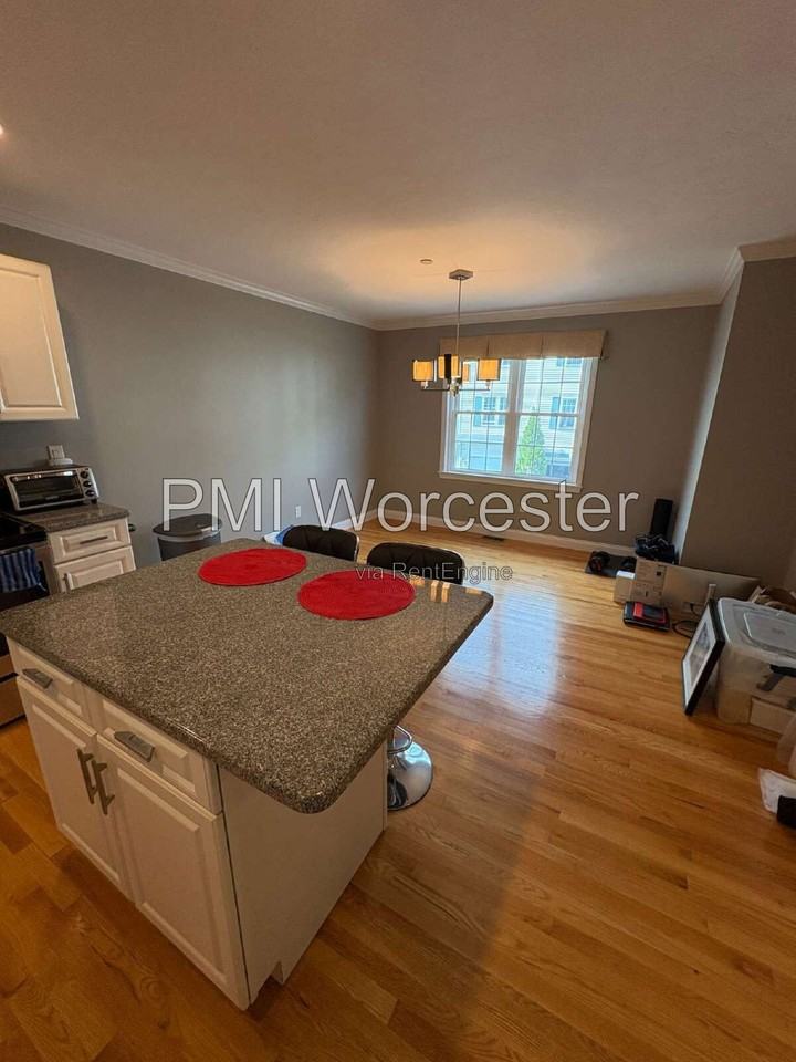 67 N Quinsigamond Ave #5 - Photo 6 of 26