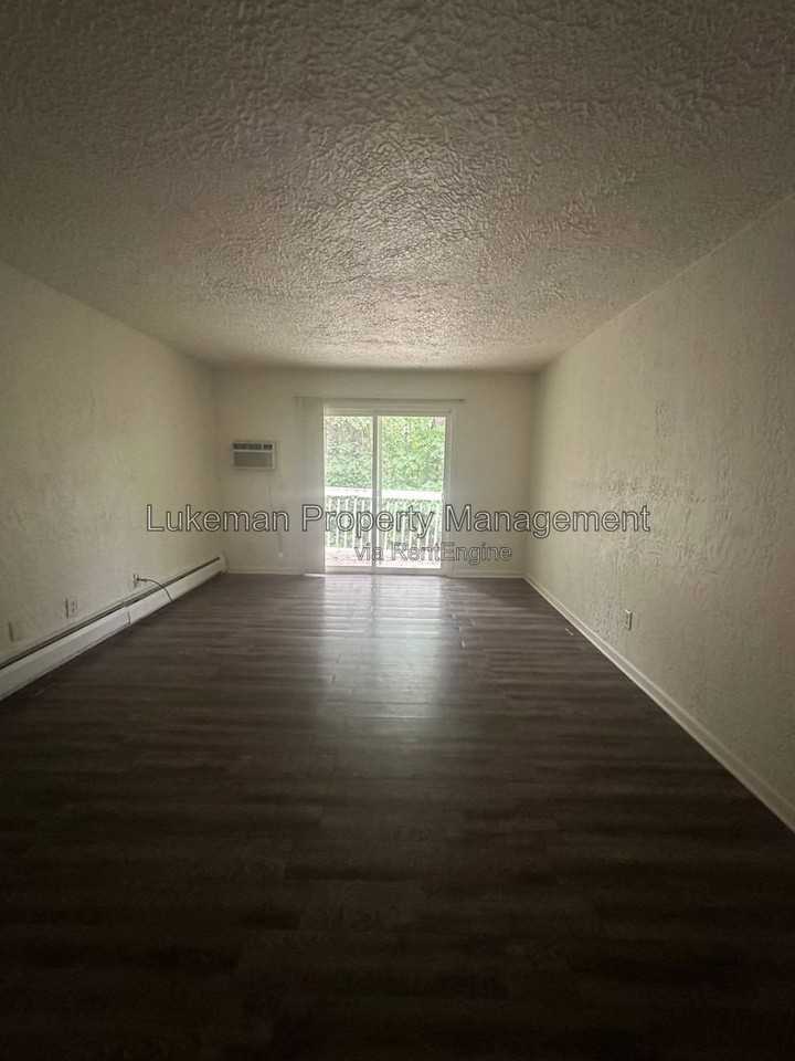 1405 Huntington Ave #3 - Photo 2 of 11