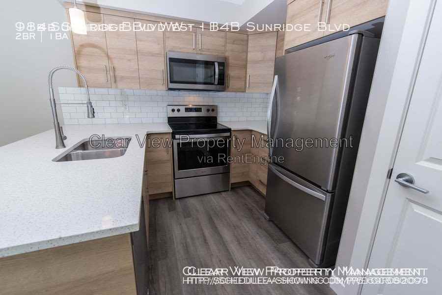 110 Sunridge Blvd W #2 - Photo 3 of 11
