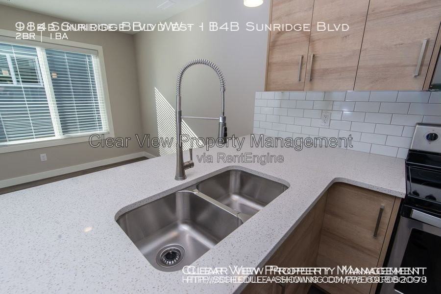 110 Sunridge Blvd W #2 - Photo 4 of 11