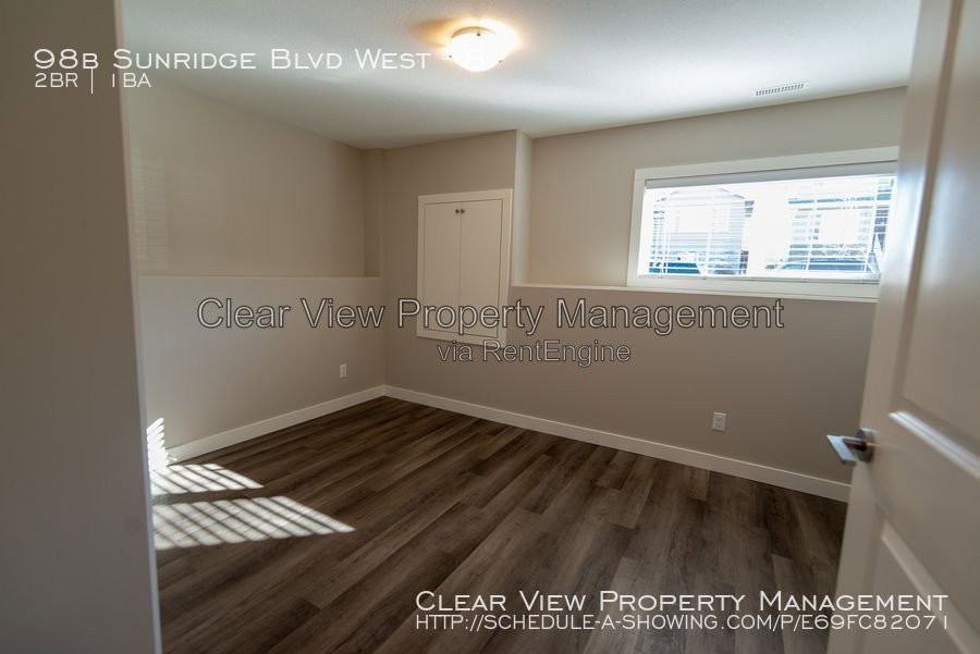 110 Sunridge Blvd W #2 - Photo 5 of 11