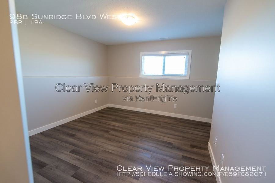 110 Sunridge Blvd W #2 - Photo 7 of 11