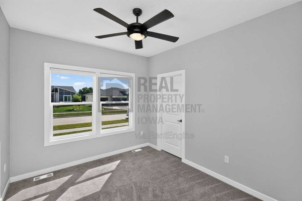 6810 Bright St - Photo 3 of 35