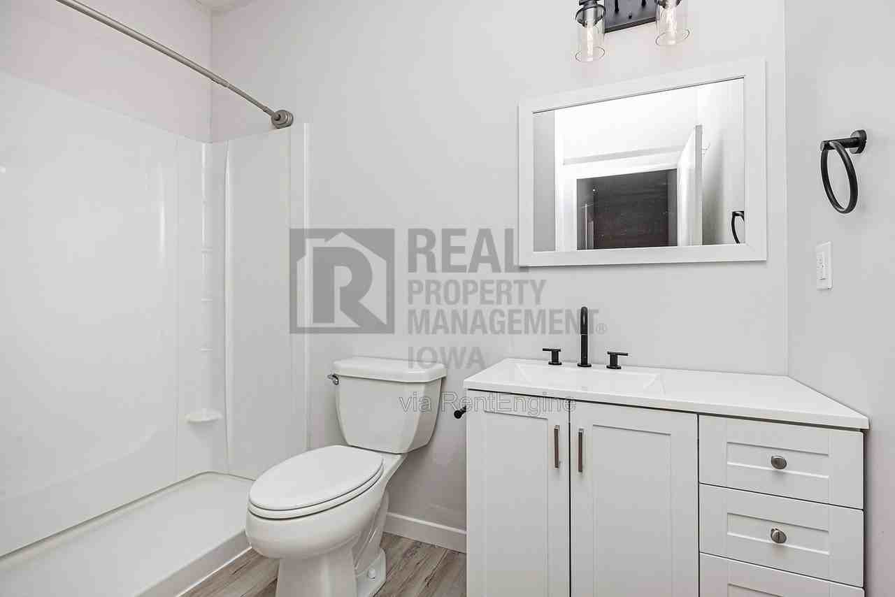 6810 Bright St - Photo 4 of 35