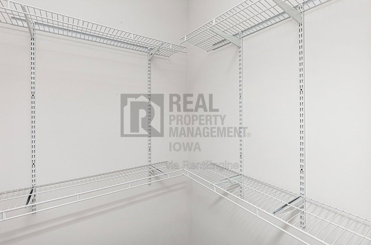 6810 Bright St - Photo 6 of 35