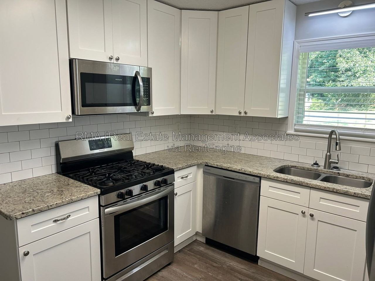 217 Griffin Park Rd - Photo 3 of 10