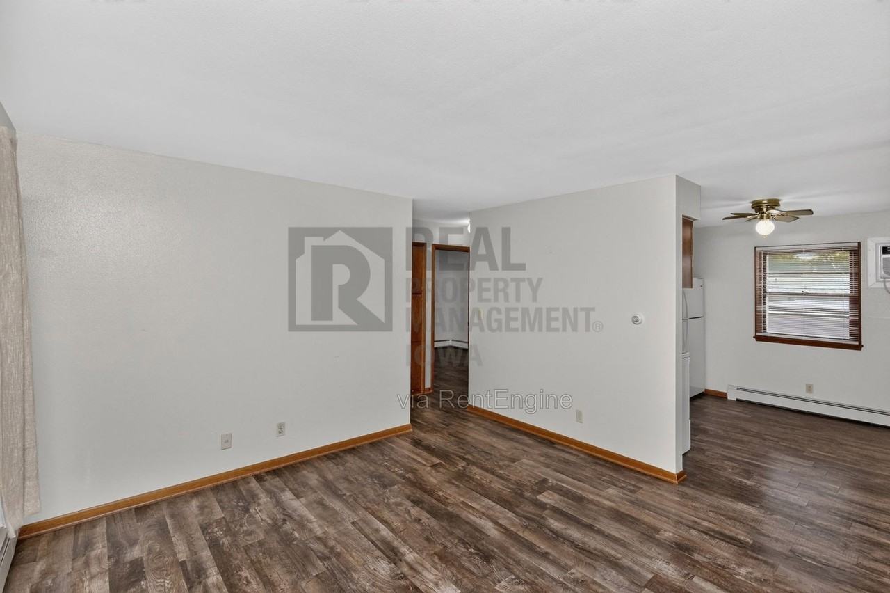 310 E 5th St #3 - Photo 4 of 27