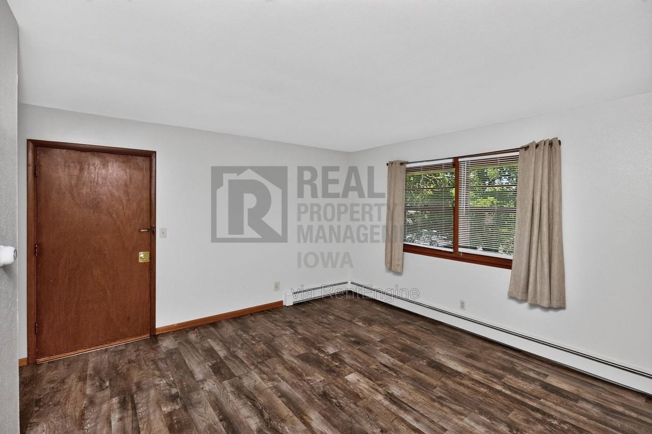 310 E 5th St #3 - Photo 6 of 27