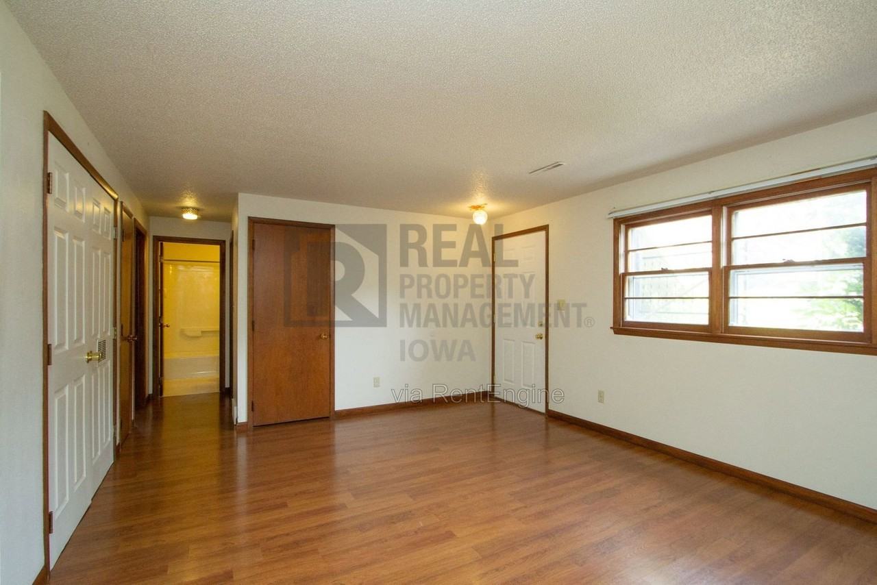 207 Todd Cir #207 - Photo 3 of 16