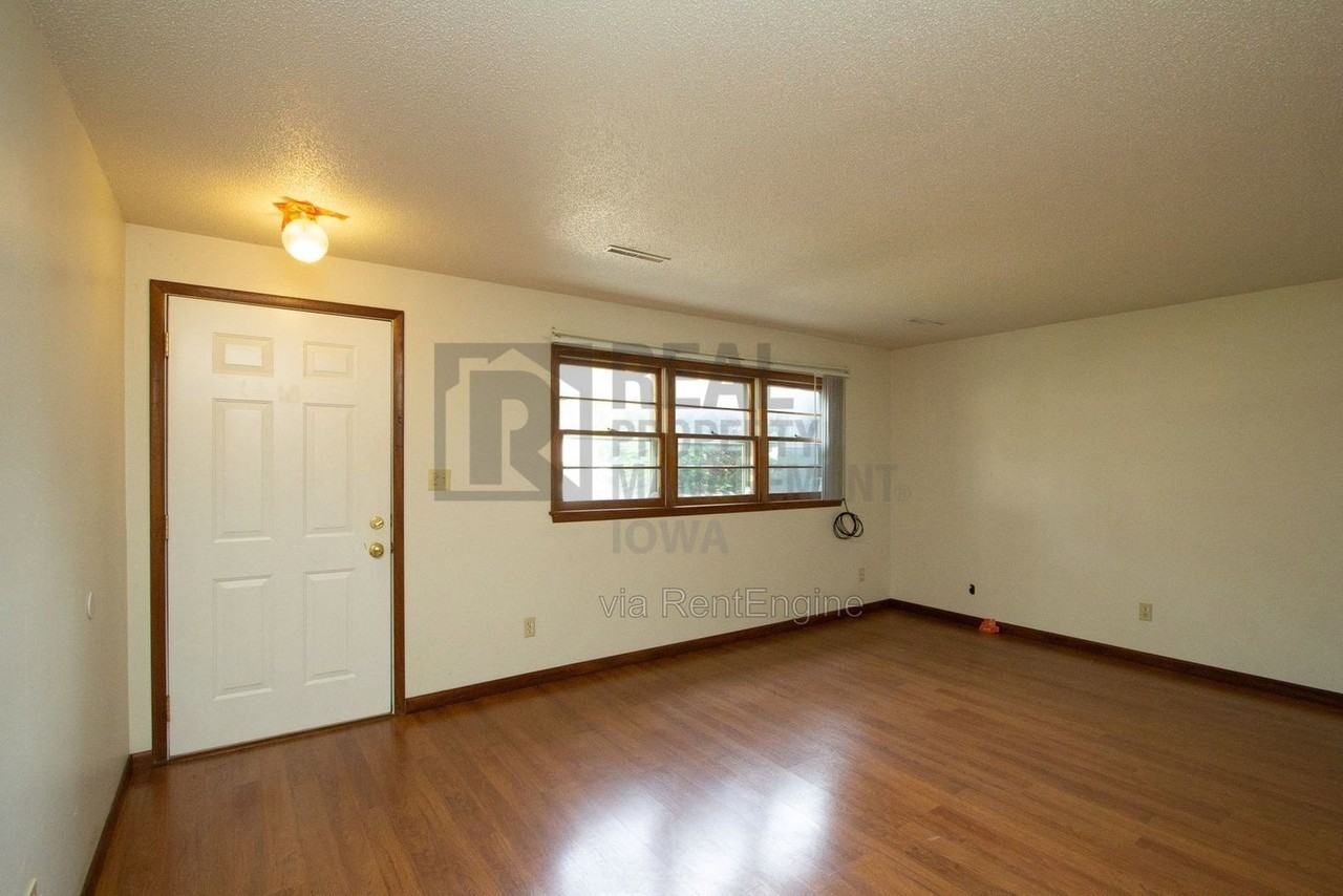 207 Todd Cir #207 - Photo 4 of 16