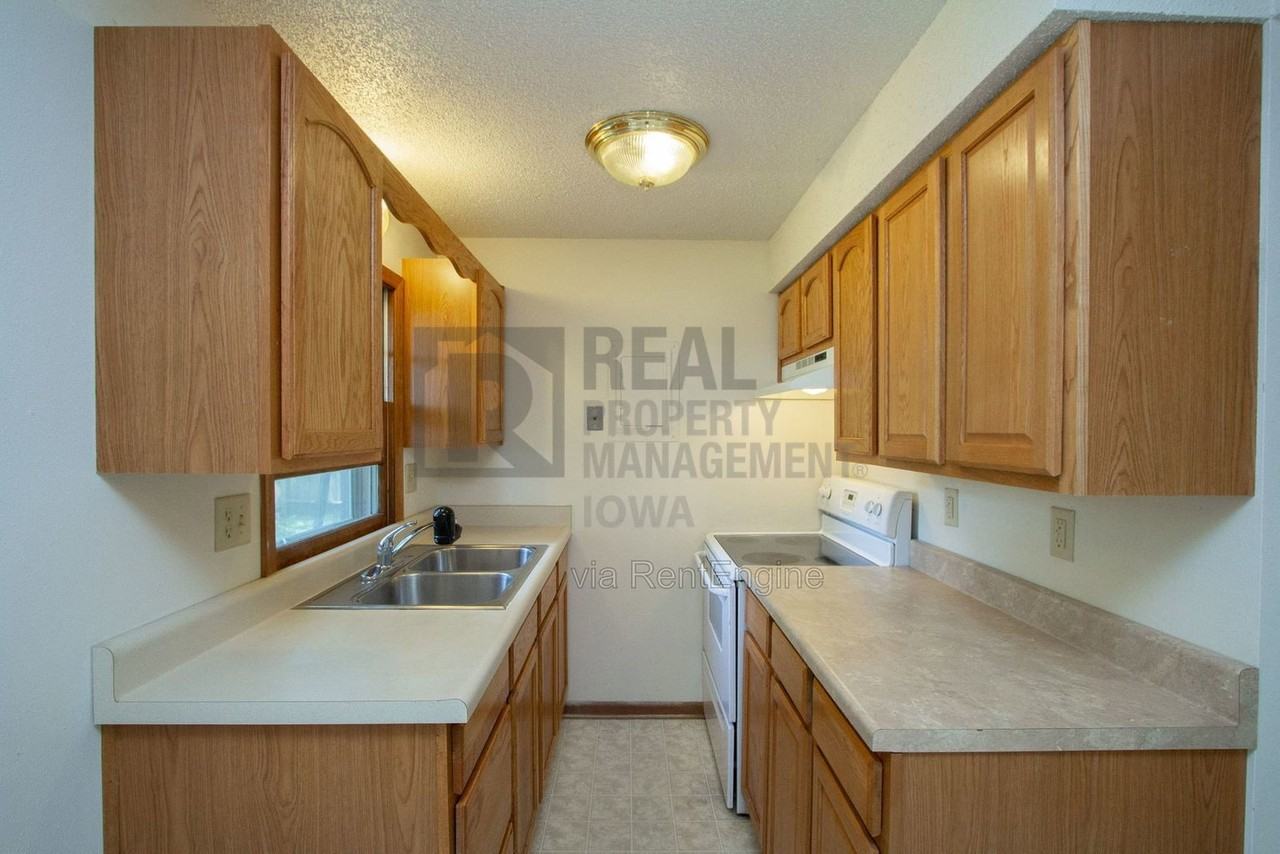 207 Todd Cir #207 - Photo 5 of 16