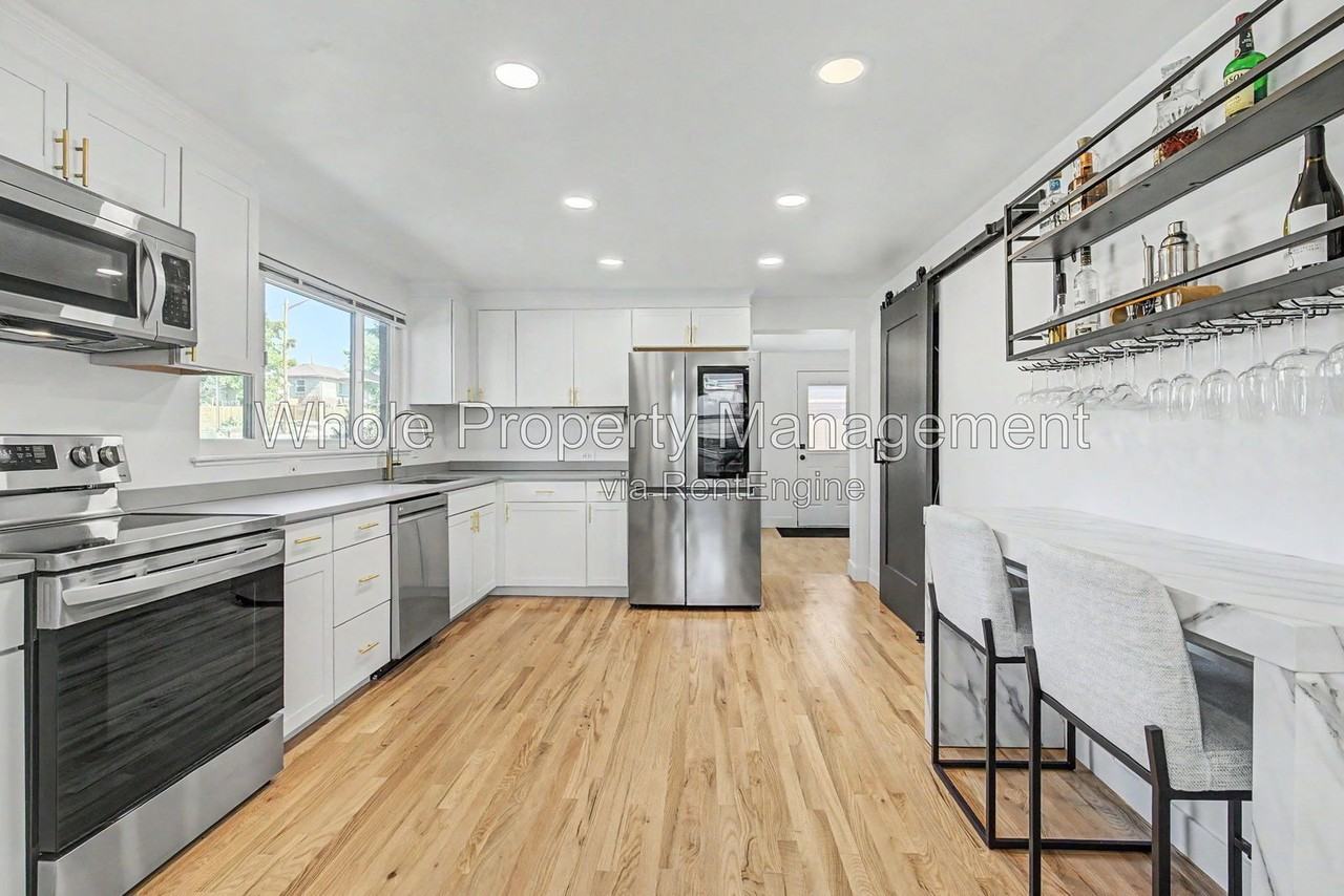 3038 Sheridan Blvd - Photo 5 of 42