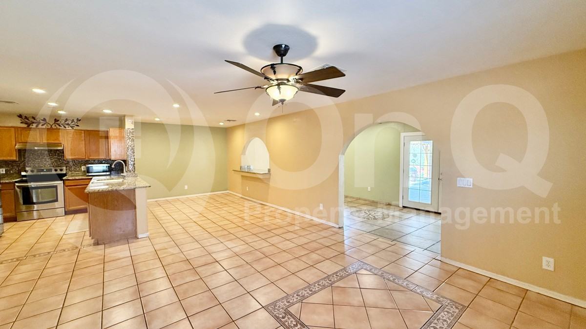 11226 W Sells Dr - Photo 6 of 26