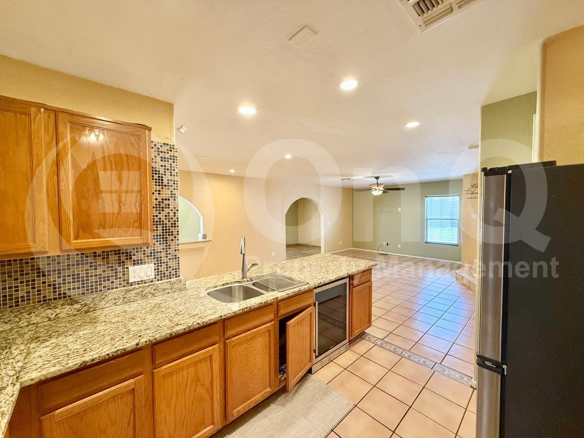 11226 W Sells Dr - Photo 7 of 26