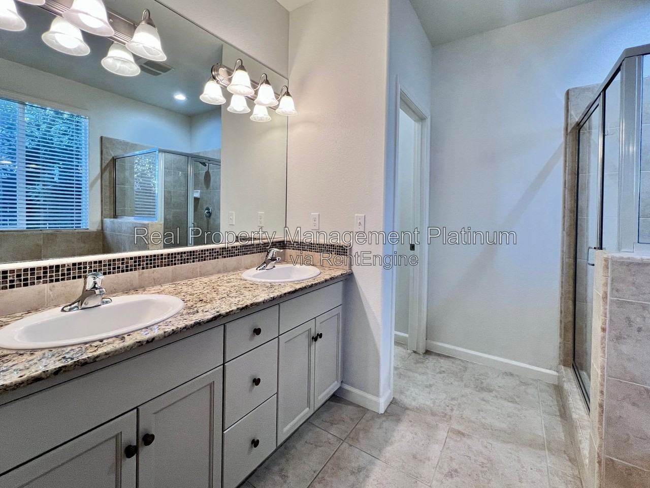 4121 Chessa Ln - Photo 5 of 27