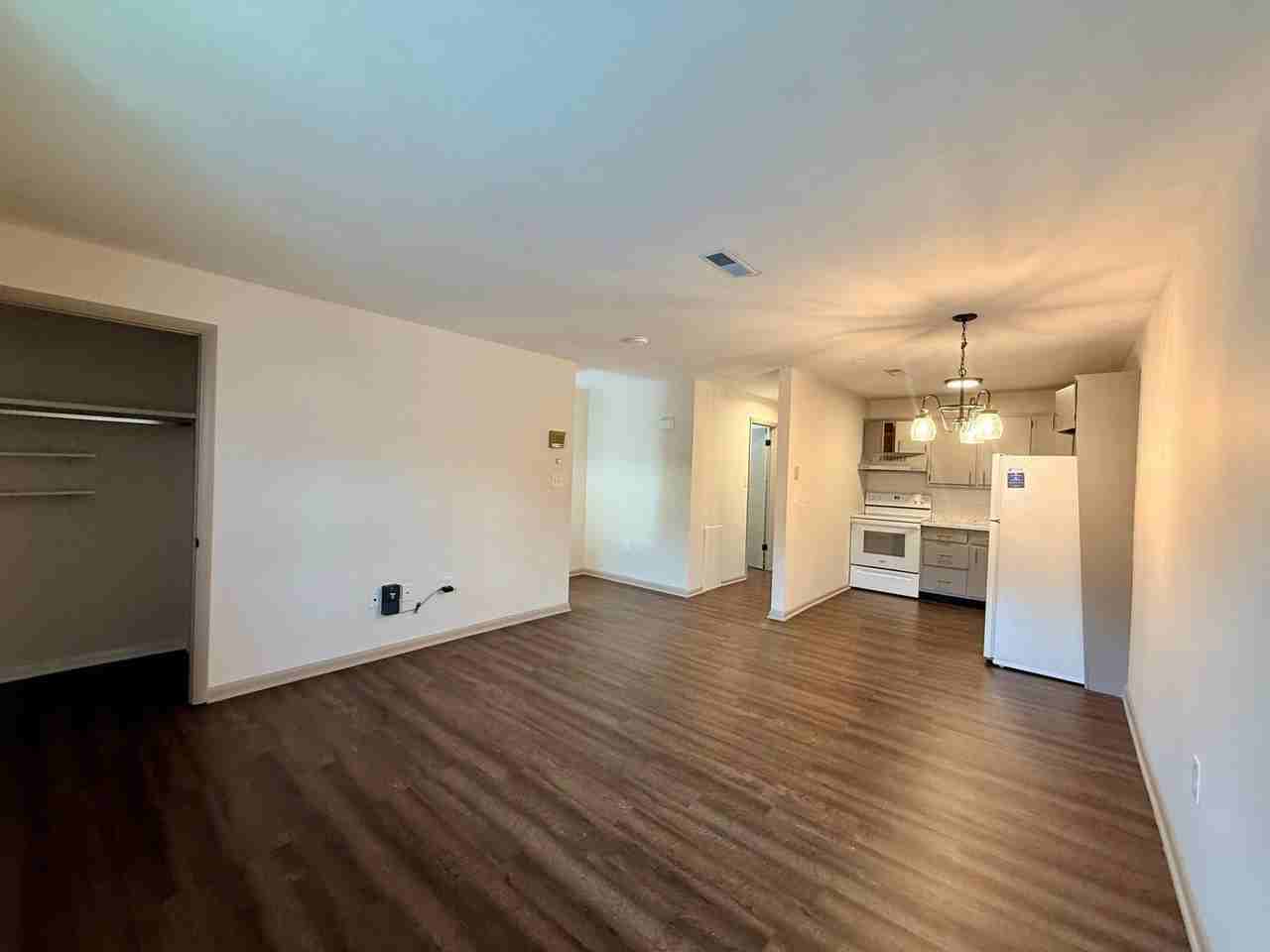 302 Lincoln Ave #7 - Photo 3 of 11