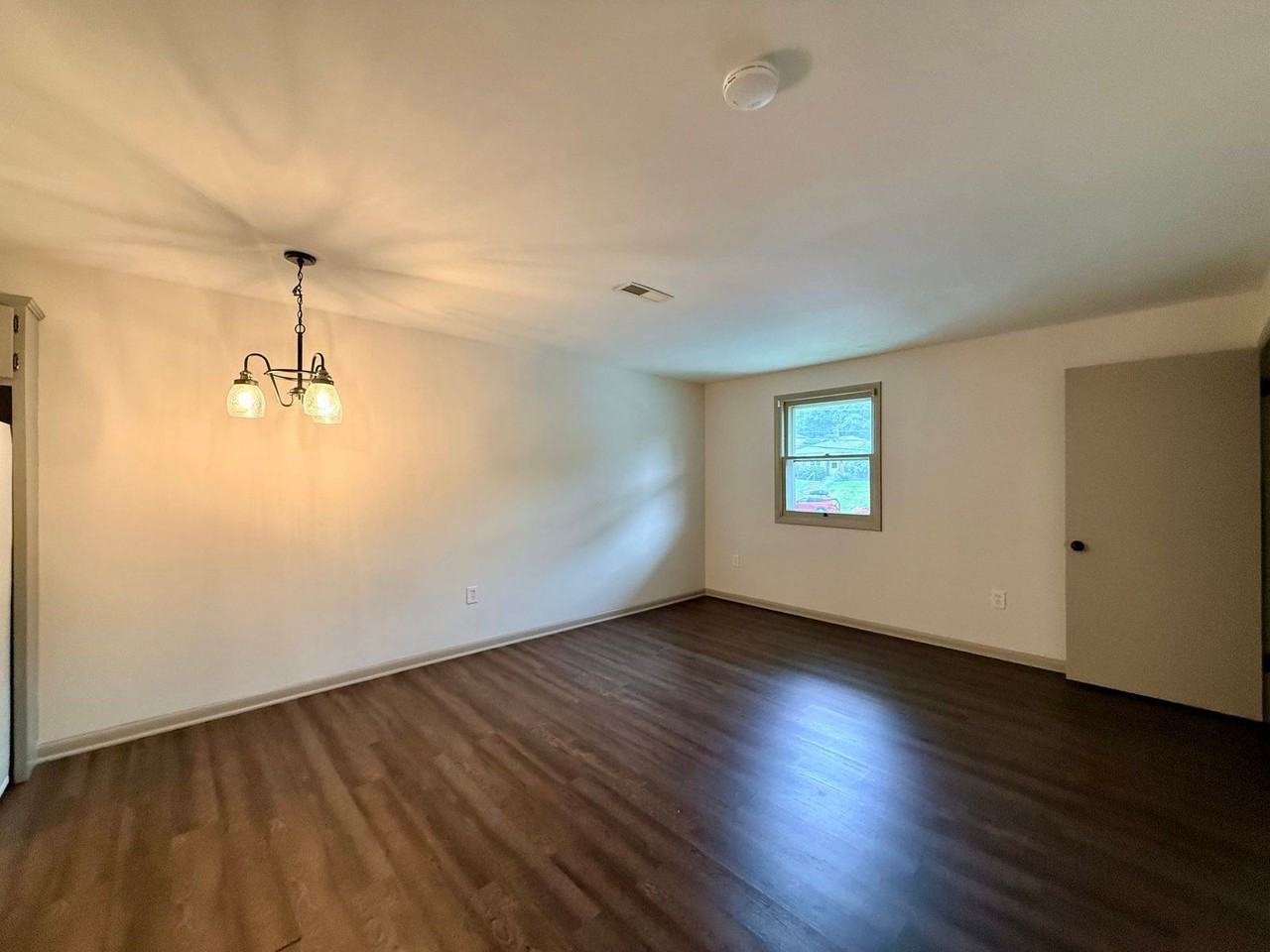 302 Lincoln Ave #7 - Photo 4 of 11