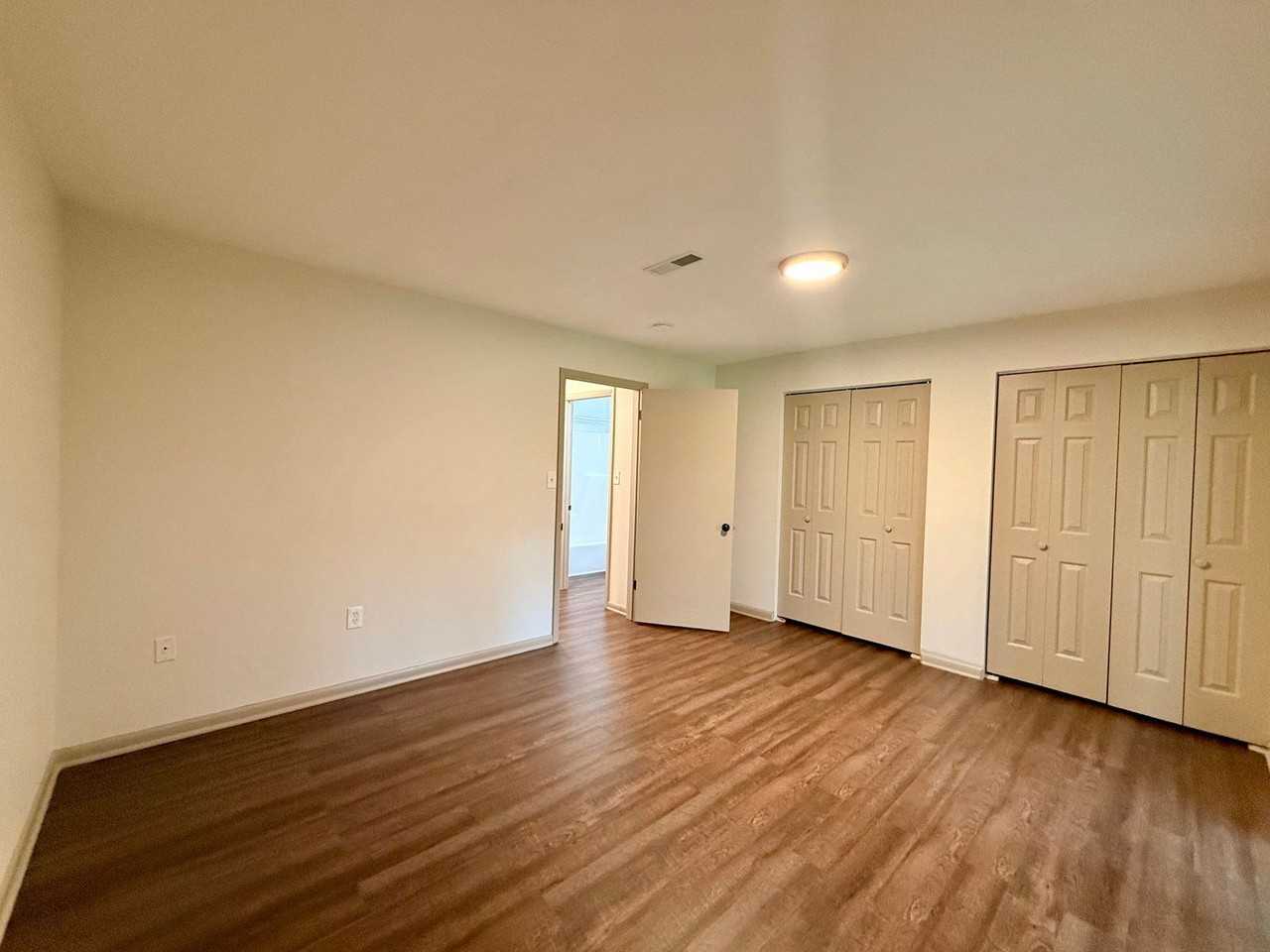 302 Lincoln Ave #7 - Photo 6 of 11
