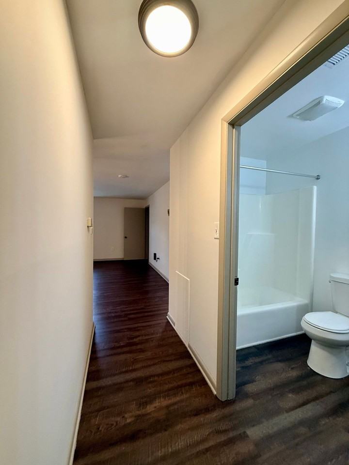 302 Lincoln Ave #7 - Photo 7 of 11