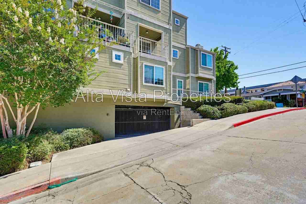 4204 3rd Ave #11 - Photo 4 of 50
