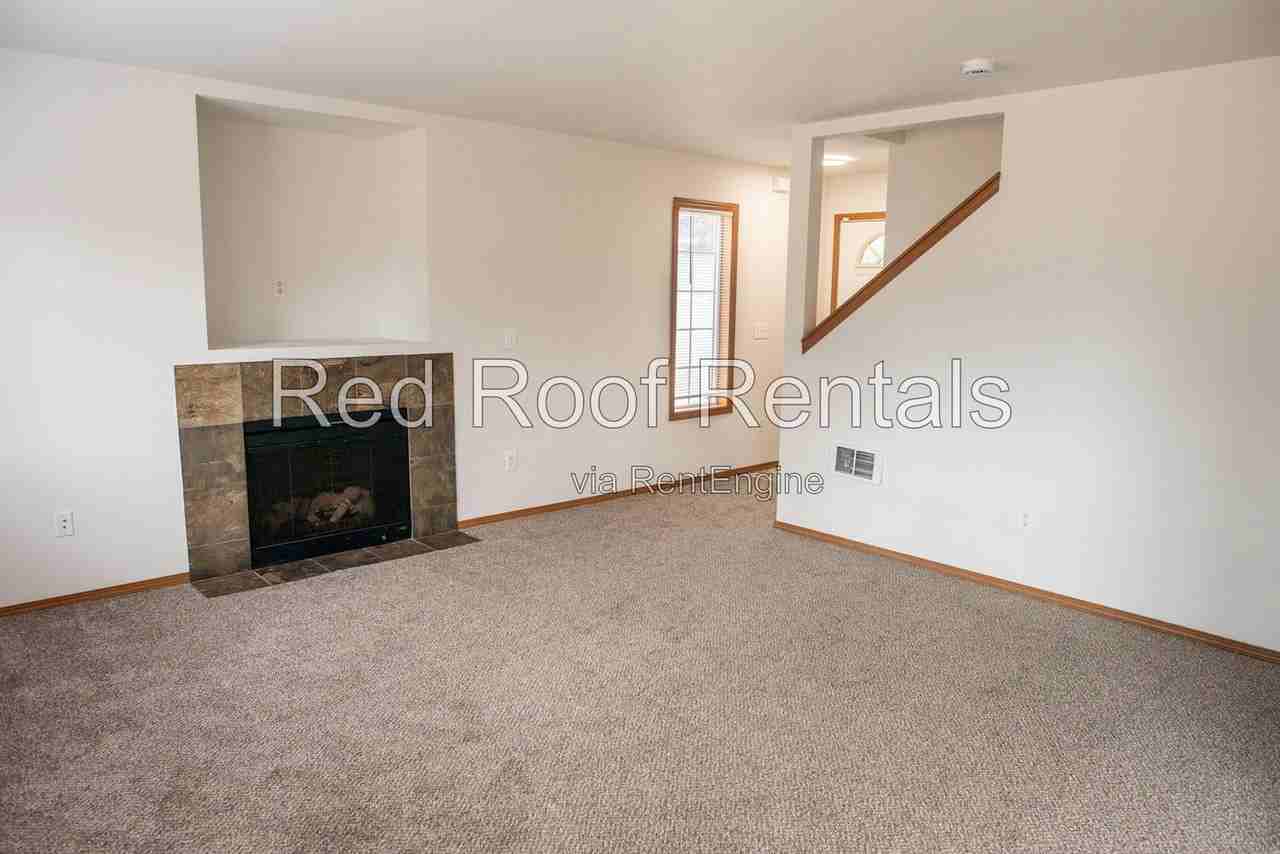 242 174th St S - Photo 7 of 30