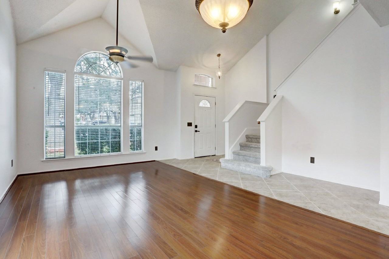 17007 Hickok Dr - Photo 4 of 22