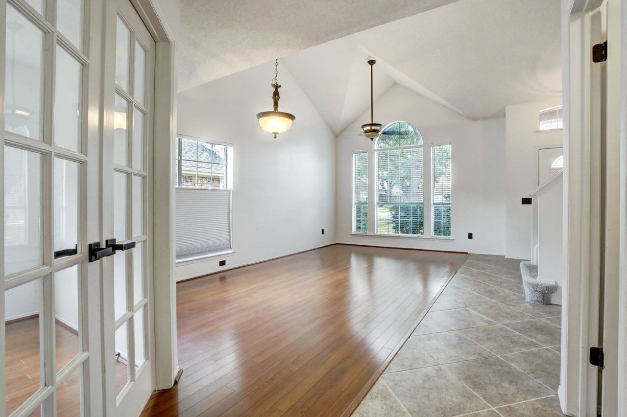 17007 Hickok Dr - Photo 6 of 22