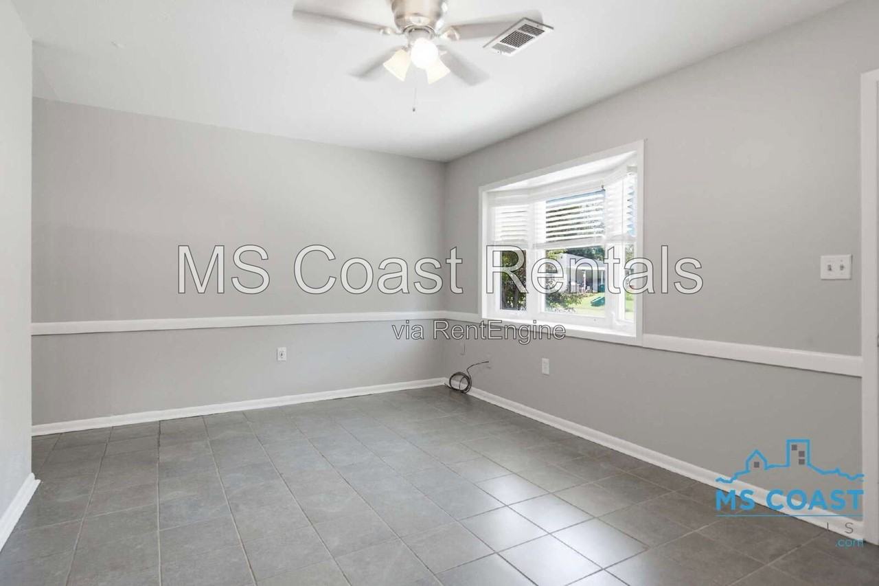 105 N Ida Ln - Photo 5 of 20