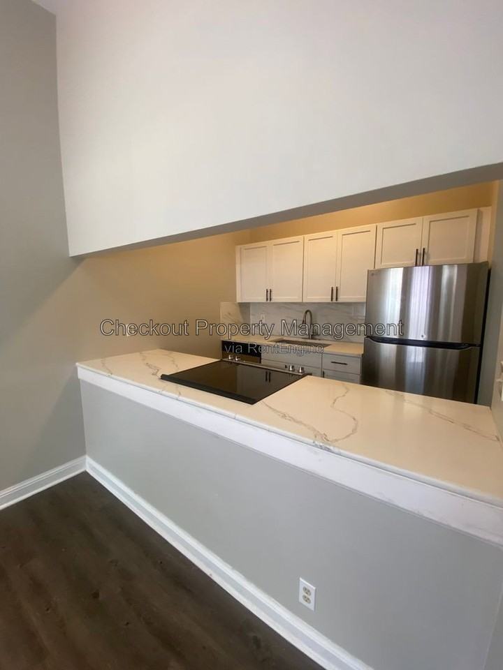 911 Geyer Ave #1 - Photo 3 of 8