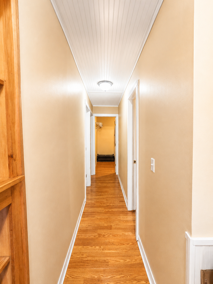 995 North Quaker Lane - Photo 5 of 10