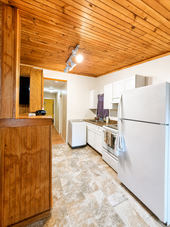 995 North Quaker Lane - Photo 3 of 10