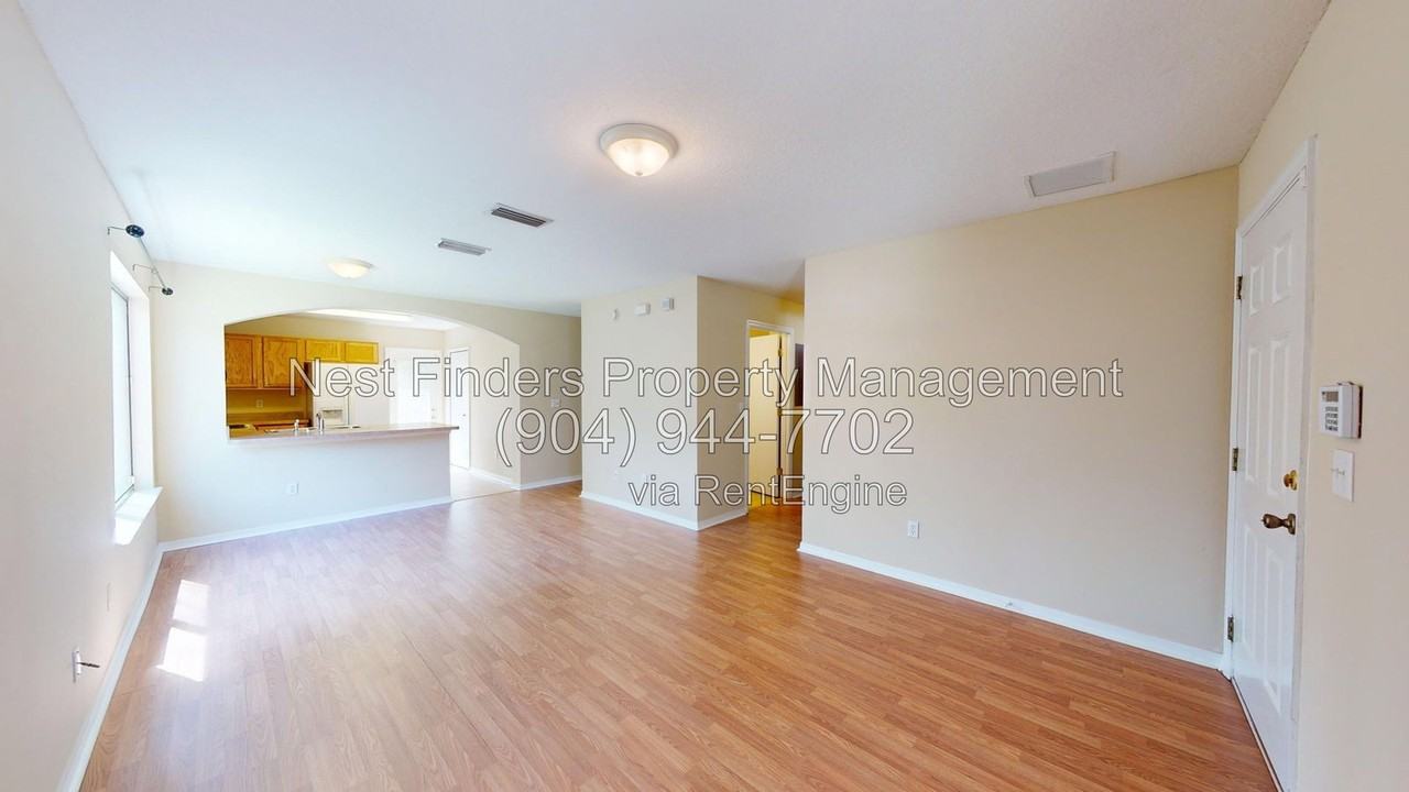 315 Redwood Ln - Photo 4 of 19