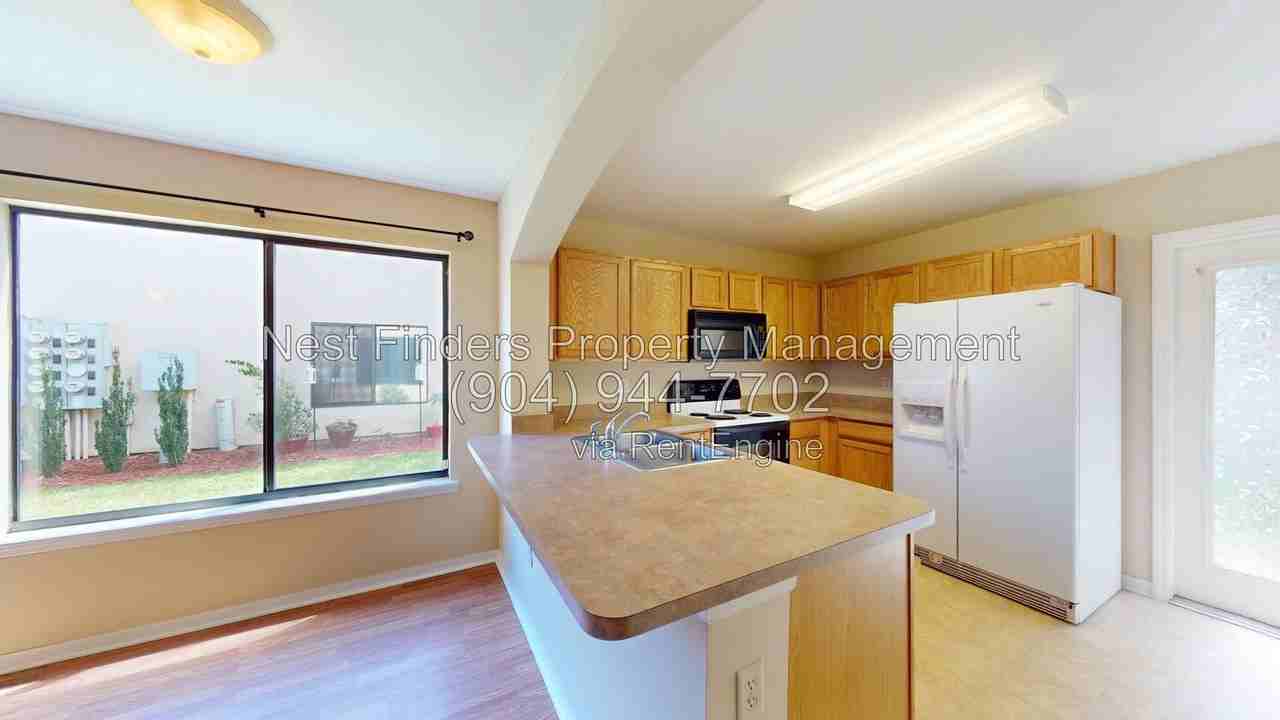 315 Redwood Ln - Photo 5 of 19