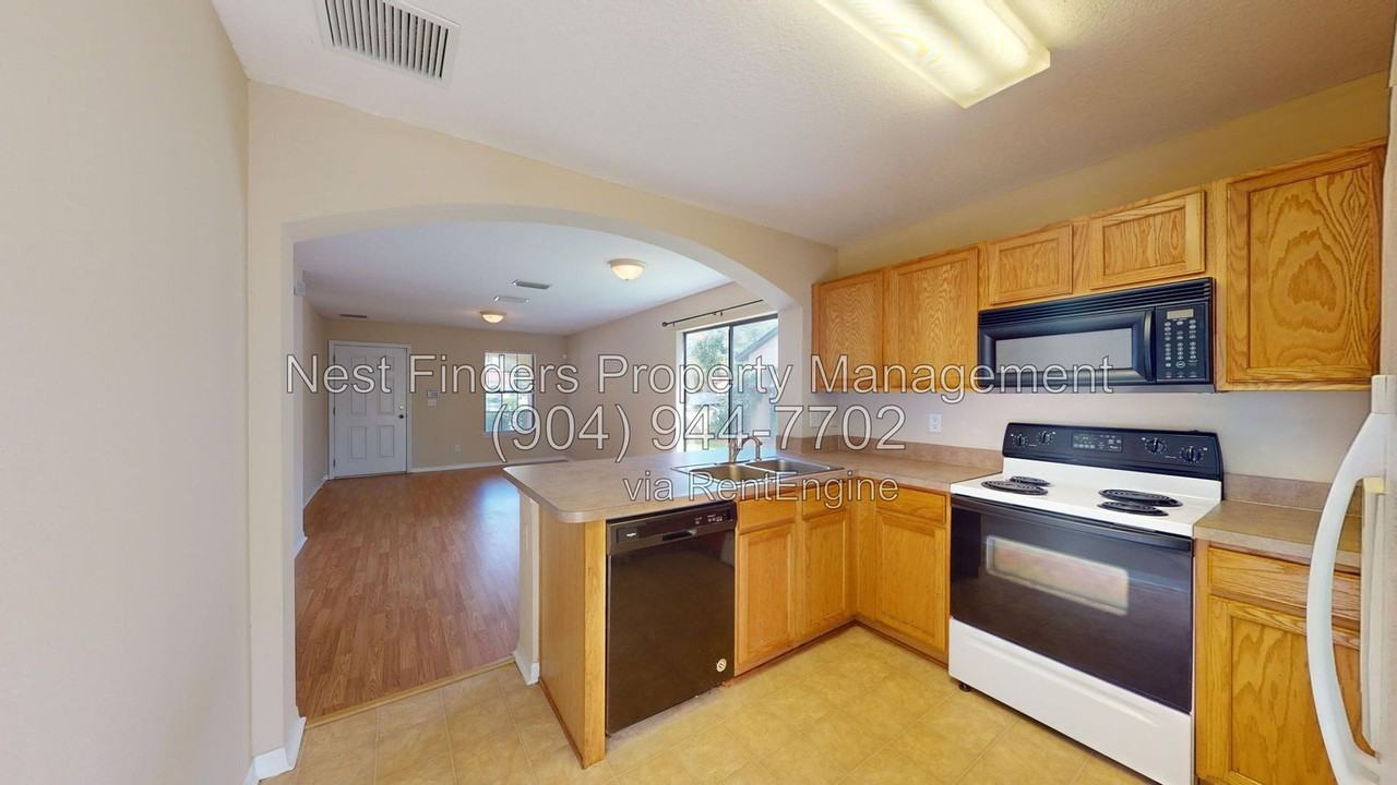 315 Redwood Ln - Photo 6 of 19