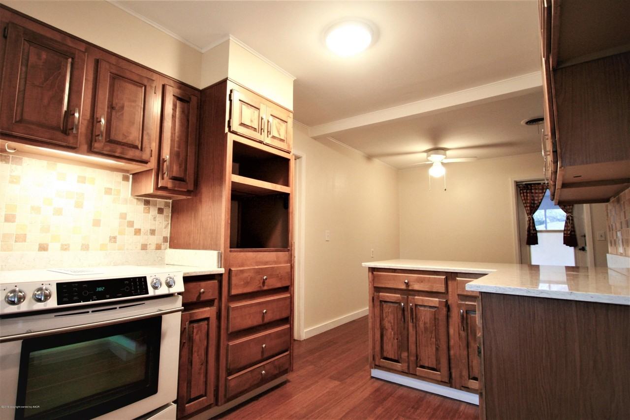3715 Lenwood Dr - Photo 6 of 18