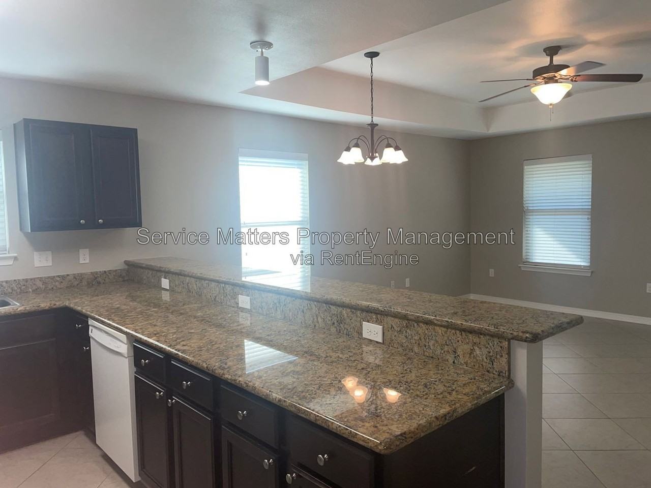 1899 Crosscreek Cir - Photo 4 of 21