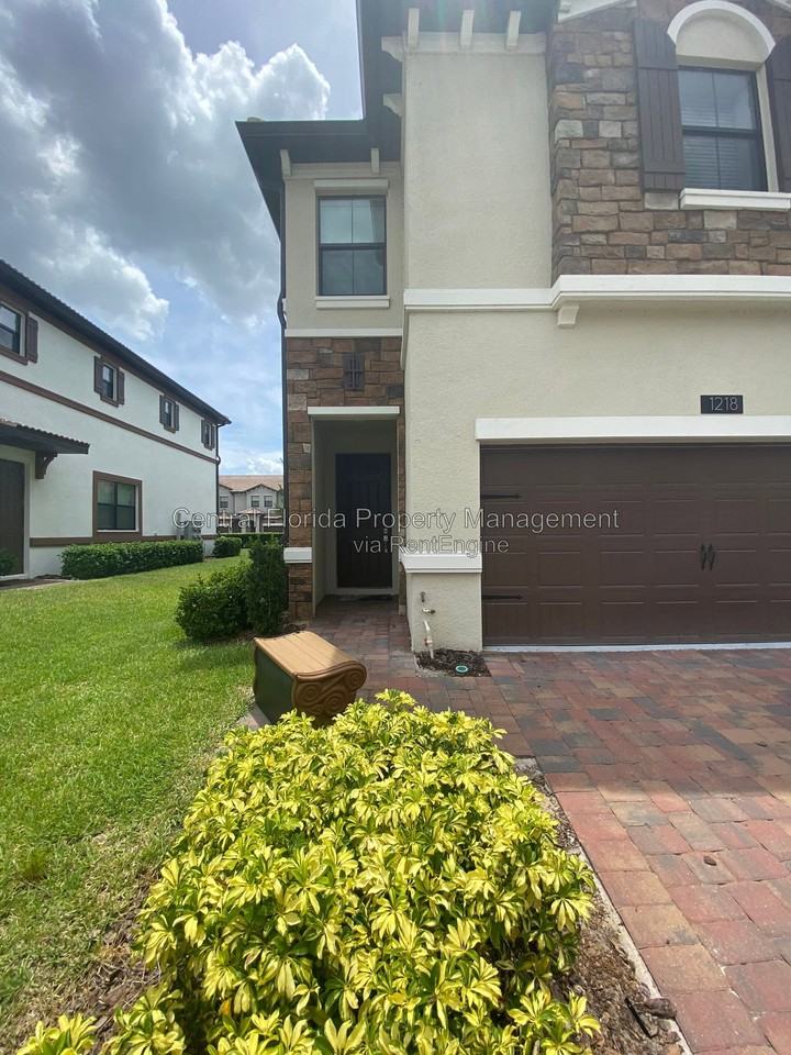 1218 Payne Stewart Dr - Photo 2 of 38