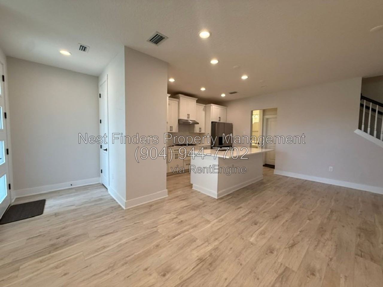 435 Crestview Dr - Photo 4 of 37