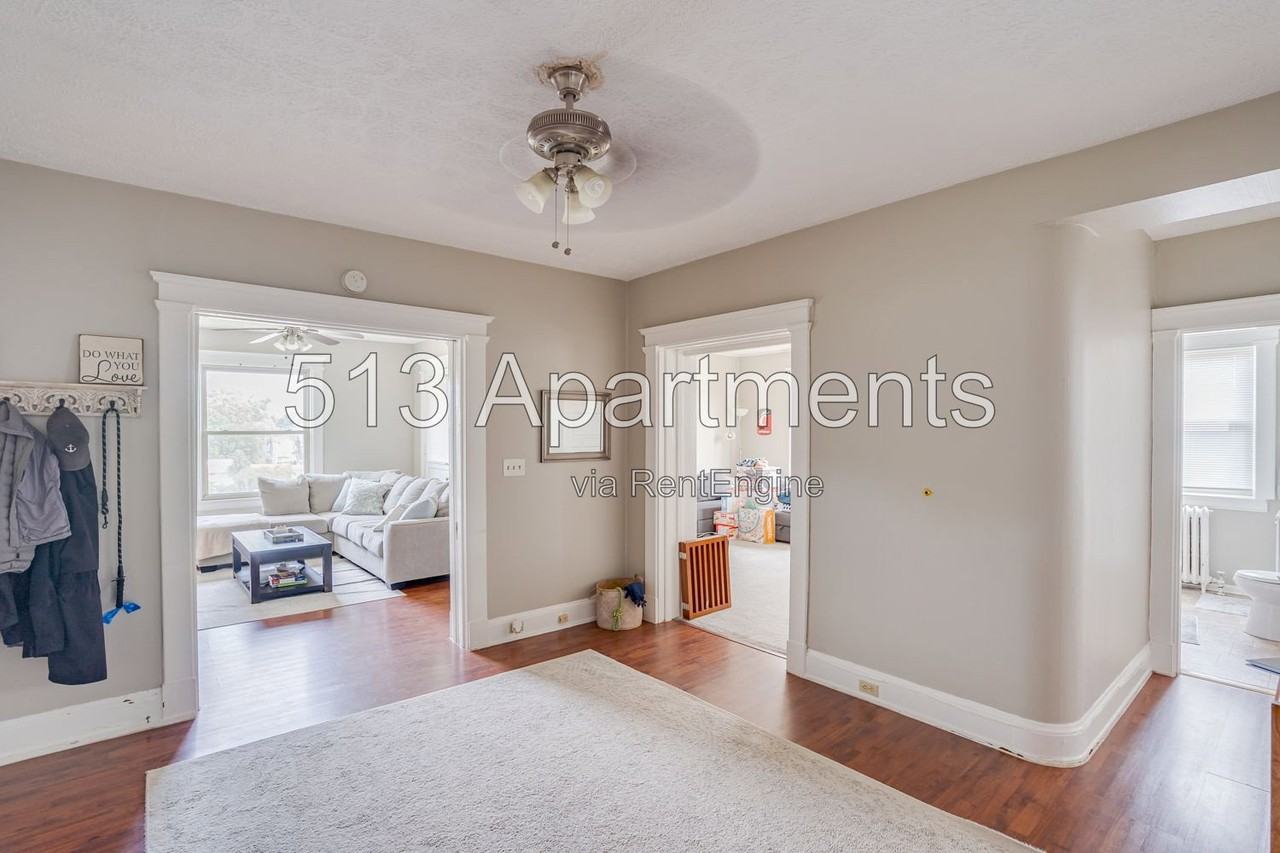 2301 Hudson Ave #E - Photo 3 of 10