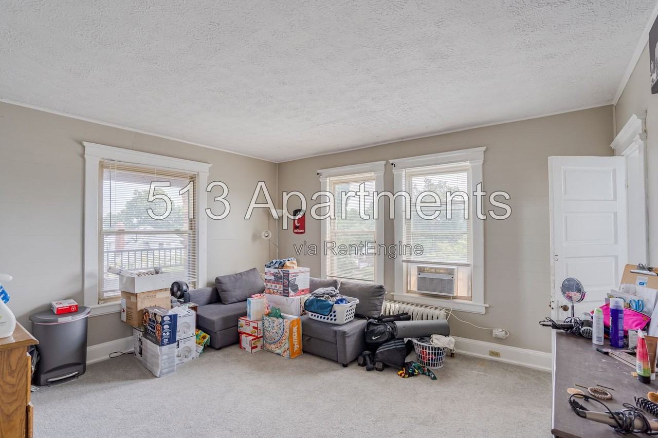 2301 Hudson Ave #E - Photo 4 of 10