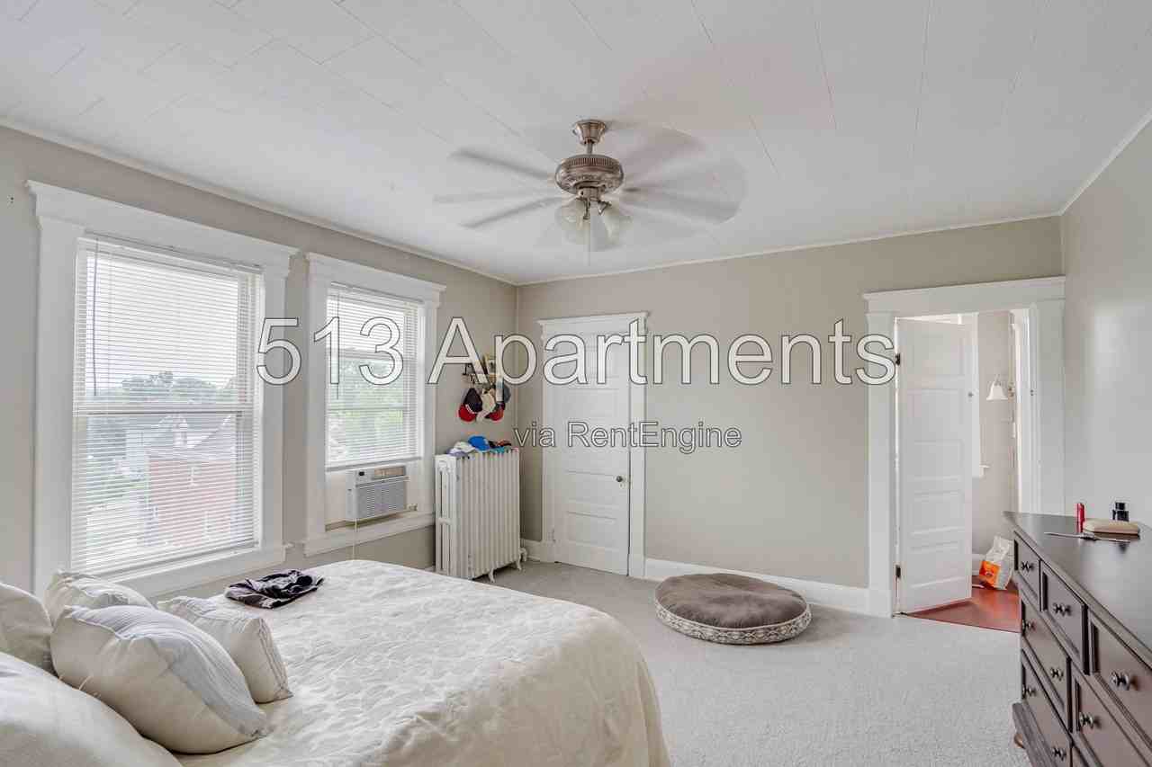2301 Hudson Ave #E - Photo 5 of 10