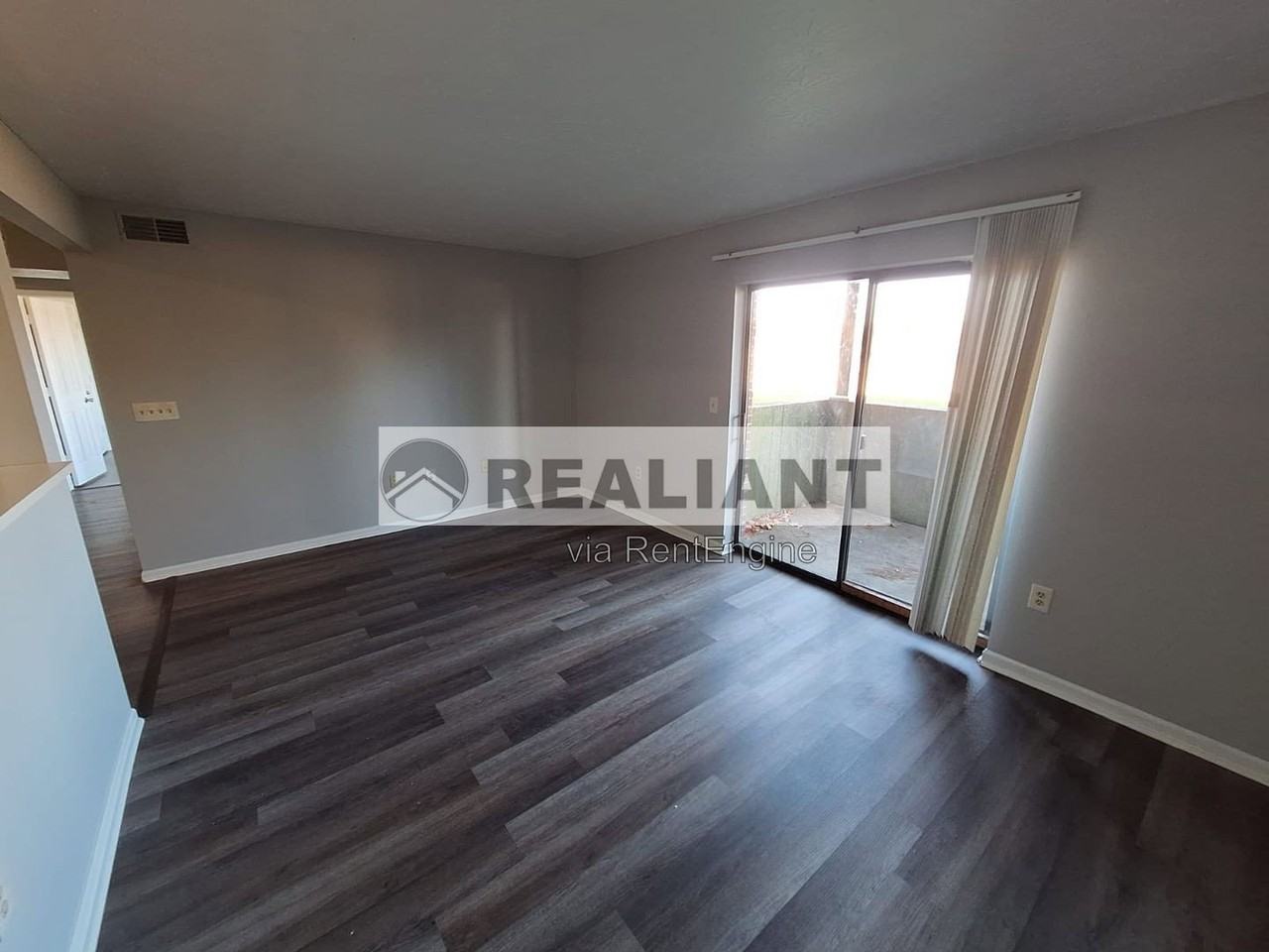 904 Amhurst Drive - Photo 5 of 20